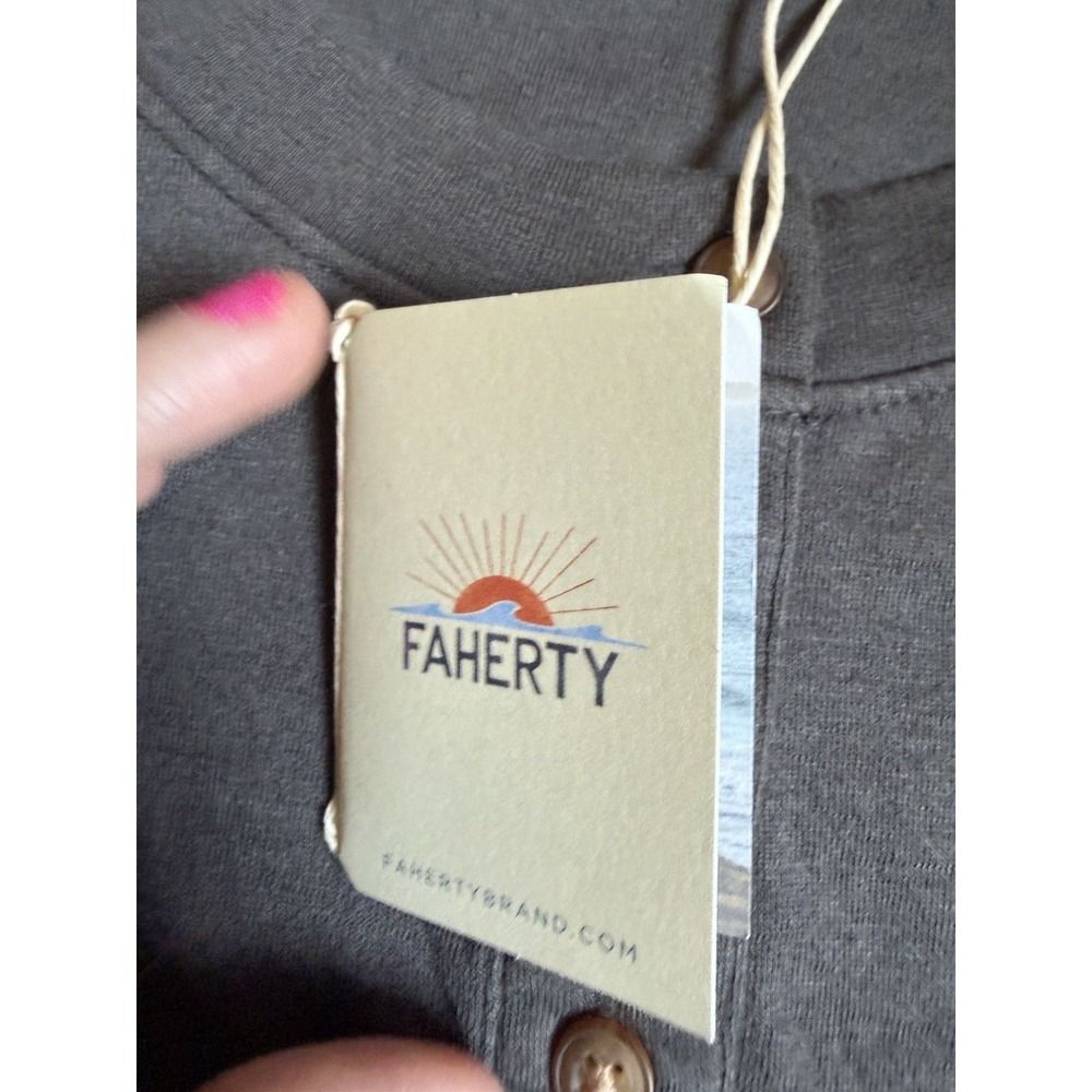 Faherty Cloud Henley Washed Black Medium NWT MSRP $98 - Picture 6 of 10